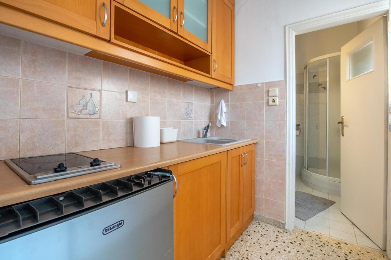 Penthouse Under Acropolis Hill Appartamento Atene Esterno foto